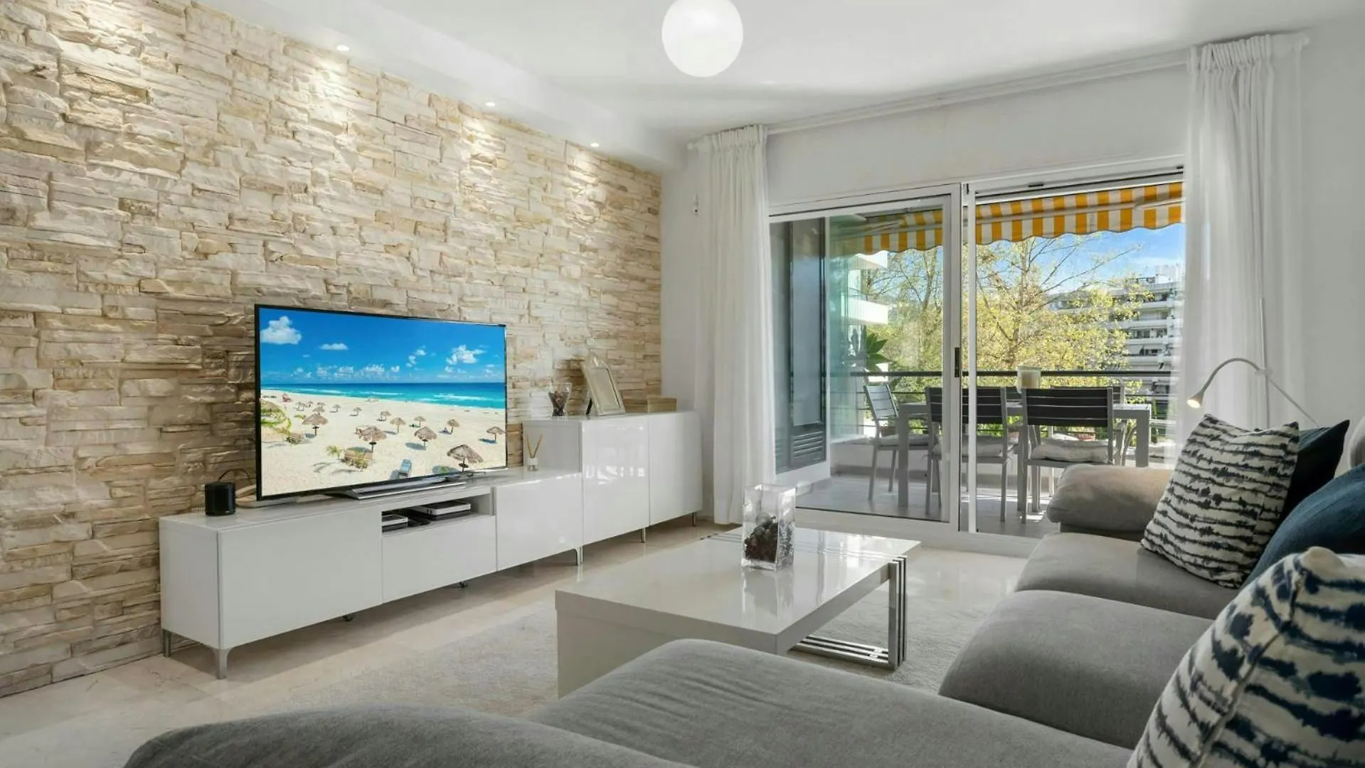 Apartamento En Guadalmina Con Vistas Al Golf Marbella Spain