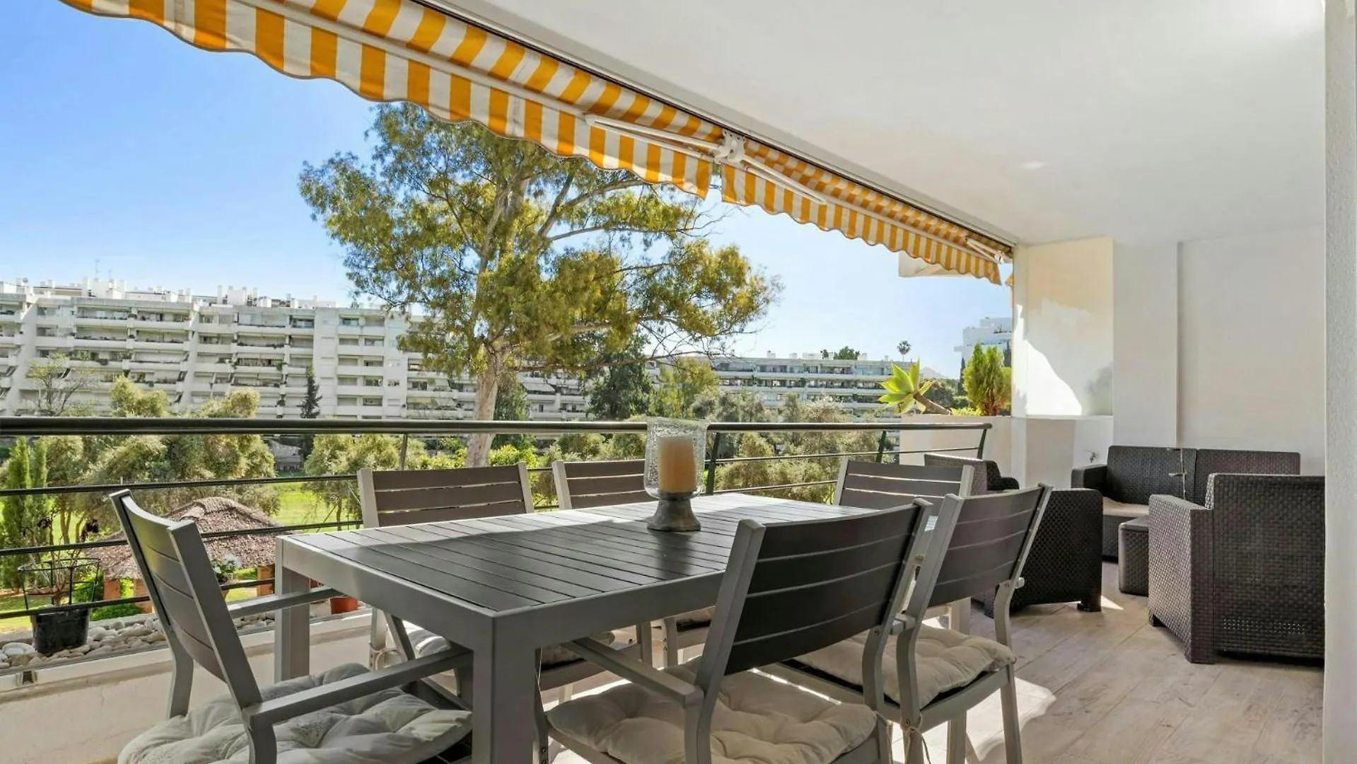 Apartamento En Guadalmina Con Vistas Al Golf Marbella Spain